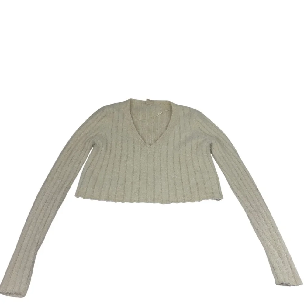Urban Outfitters Sweater‎ Medium Fuzzy Knit V Neck Cropped Ribbed Soft Cream